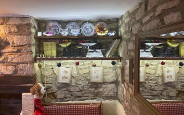 Half-pint Cottage