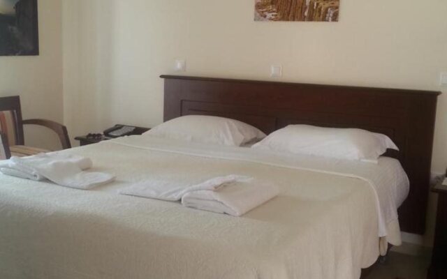 Irides Luxury Beach Hotel