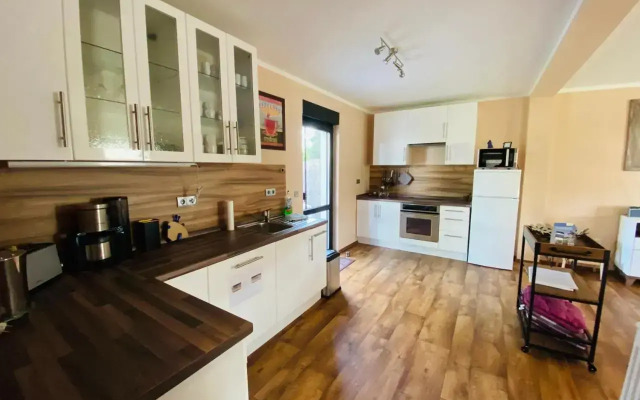 Großzügiges Ferienhaus am Senftenberger See mit 2 Terrassen