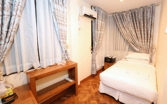 Queen's Park Hotel