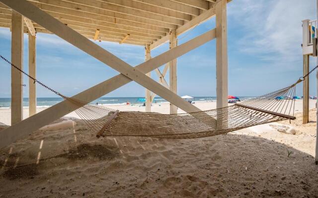 Just Beachy by Oak Island Accommodations