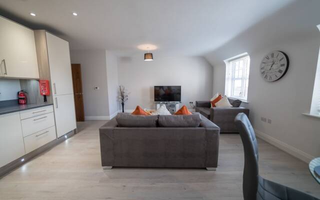 Helios Court Penthouse Serviced Apartment by Ferndale