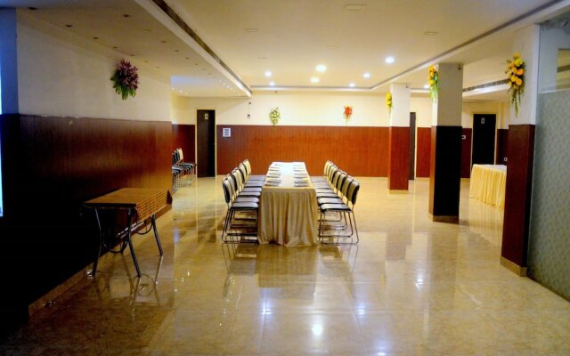 OYO 3233 Hotel Royal Galaxy