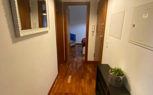 Heart of Lisbon- Free Private Parking & AC