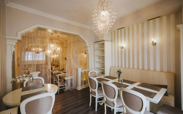 Cherie Hotel Boutique & Restaurant