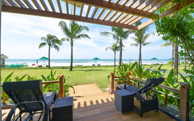 Ngwe Saung Yacht Club & Resort