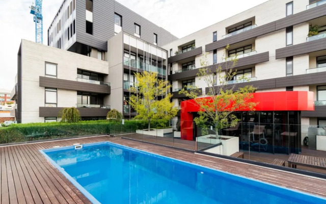 Modern 1BD in the Heart of Richmond w Pool & Gym