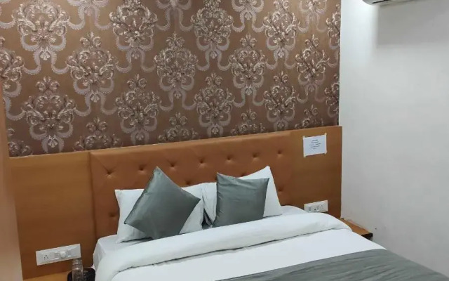 OYO 90158 Hotel Global