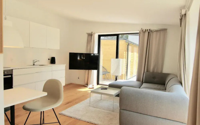 Private 1-bed Townhouse w Terraces
