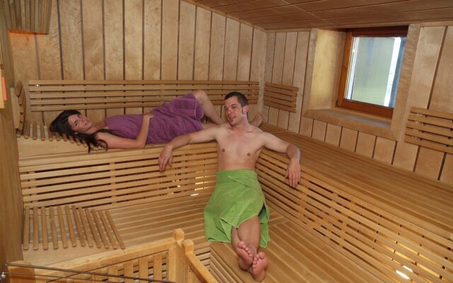 Pitzis Kinderhotel - Family Only