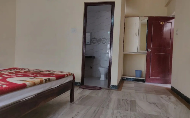 Hotel Leela Nikunj