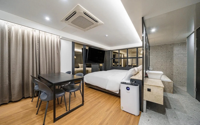 Seongnam Hotel wol