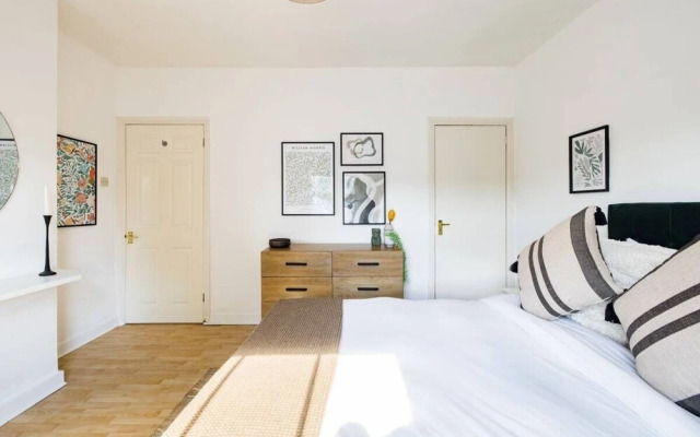 The Reading Wonder - Stunning 2bdr Flat With Parking