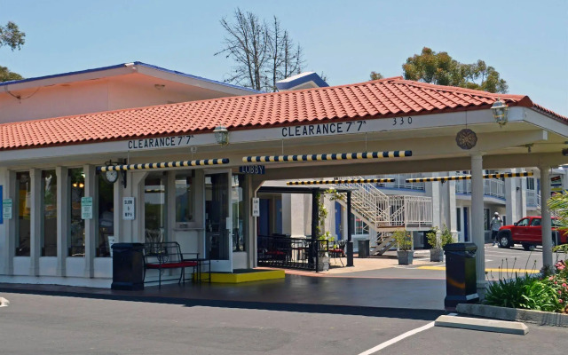 Motel 6-Vista, CA