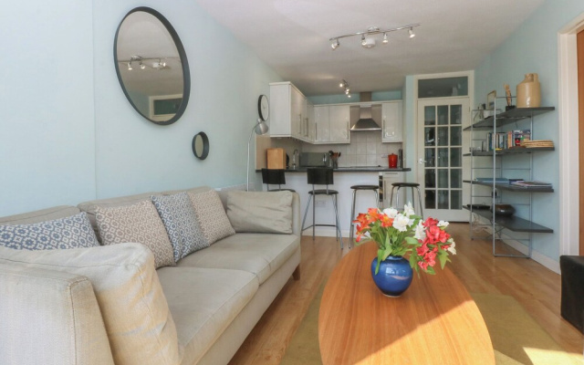 1 Oakley Wharf