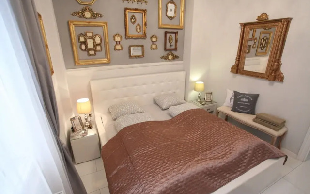 Dfive Apartments - Neo Baroque