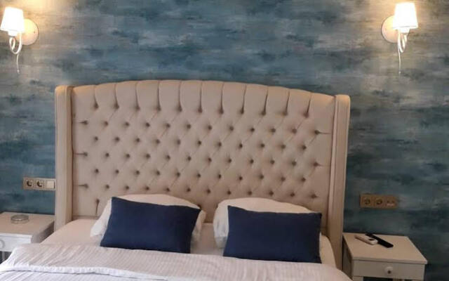 Double Inn Marina Hotel
