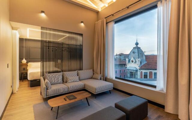 Mauro Suites