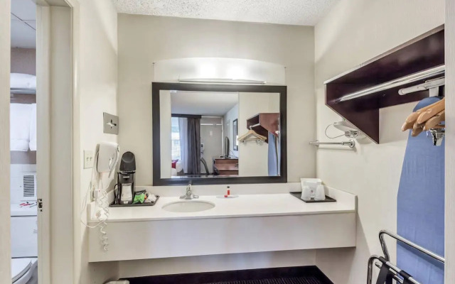 Ramada by Wyndham Salt Lake City North Temple