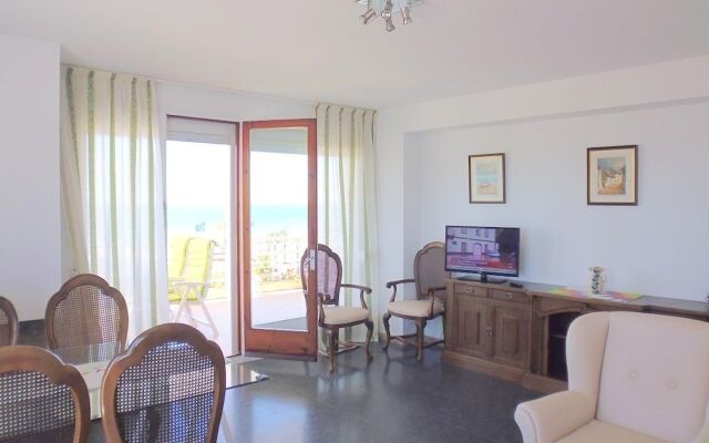 Apartamentos Zeus Alexis