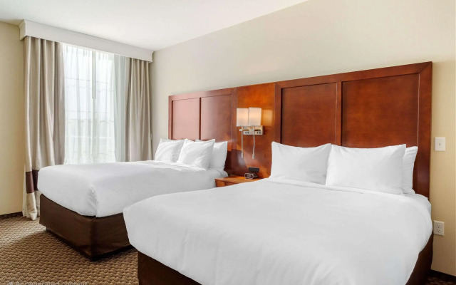 Comfort Suites Burlington near I-5