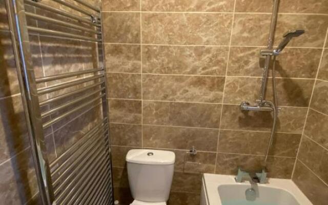 Shirley House 2 Guest House Self Catering by Southampton General Hospital