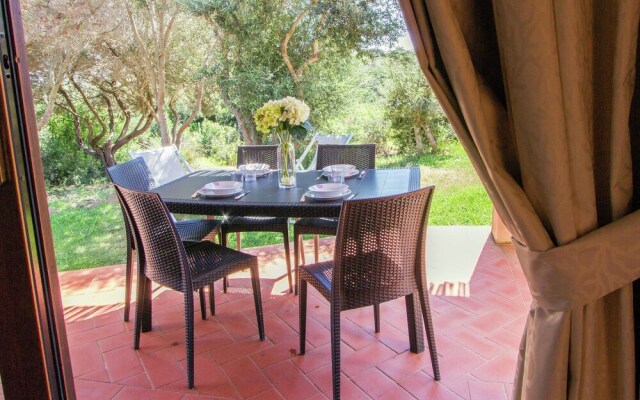 Traditional villa in Stintino with private garden and pool