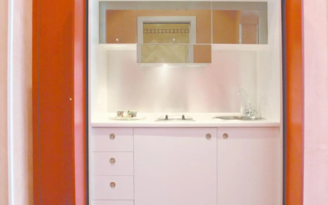 Colosseo Studio Suites