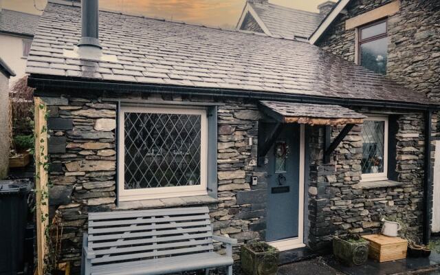 The Annex - Windermere Escape for Two