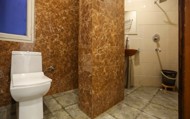 Airport Hotel Ambience Inn