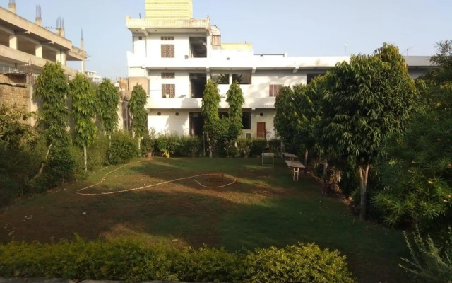 Hotel Shiv Palace