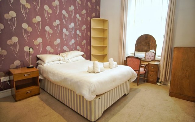 Spacious 2 Bedroom Flat, Leith Walk