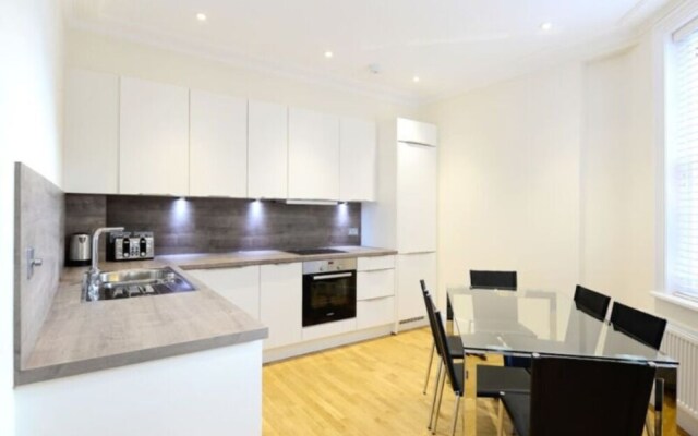 Luxurious 3 Double Bedroom Apartment Hammersmith