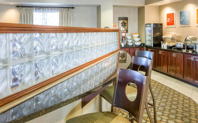 Comfort Suites McDonough Atlanta South