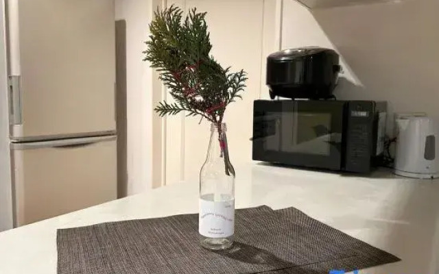 Whole House / 10 ppl/ 3 Parking /Free Wifi!