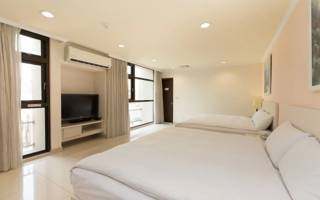 F Hotel - Sanyi