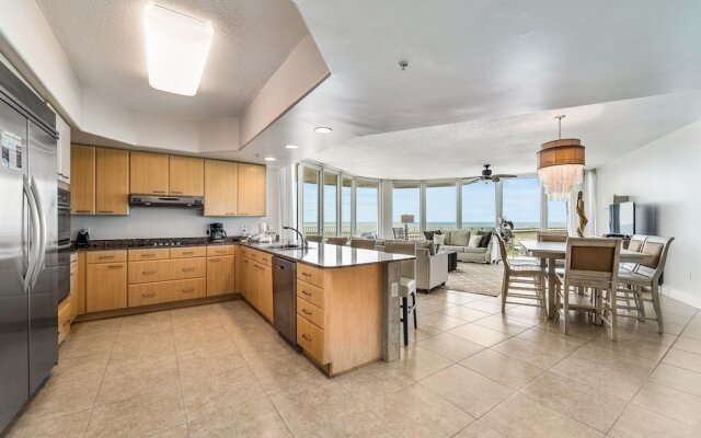 Crb0615 4 Bedroom Condo