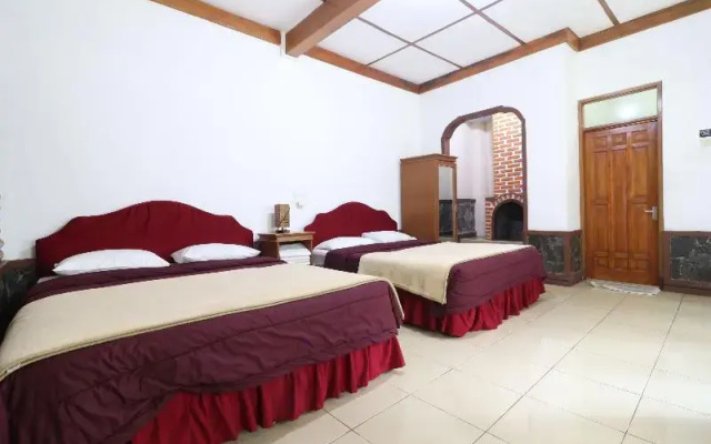 Kampung Pa'go Resort Hotel By Zuzu