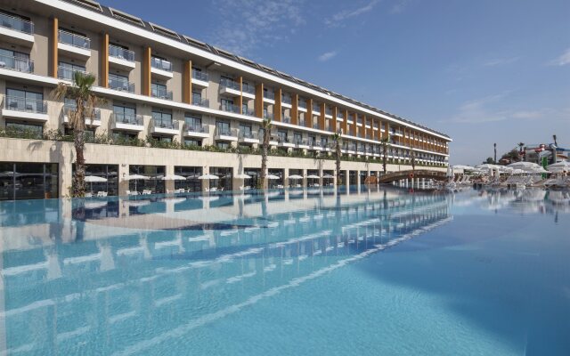 Aydinbey Queen's Palace & SPA - All Inclusive