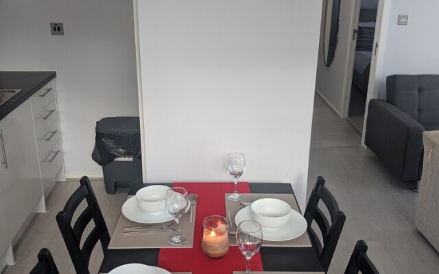 LT Grove Apartment - Stratford