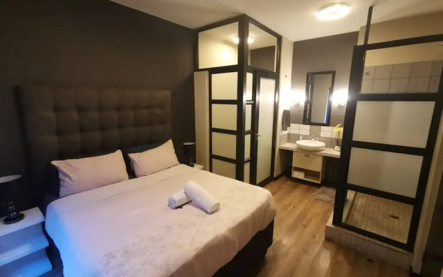 Easy Stay - The Vantage
