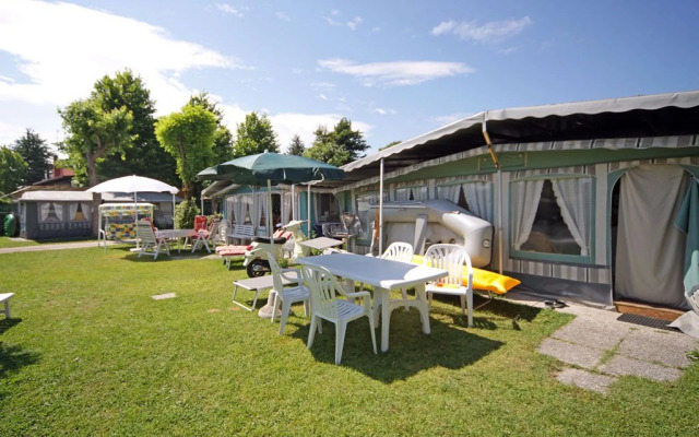 Camping Garden Tourist