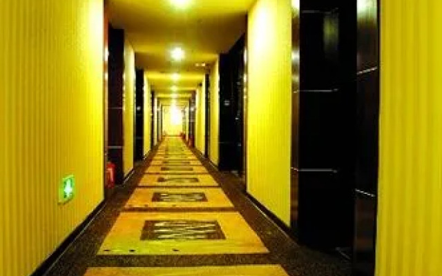 Guangzhou one plus one business hotel