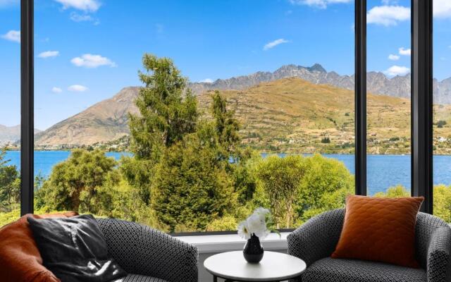 Lovely 2 Bedroom Apartment With Indoor Fireplace