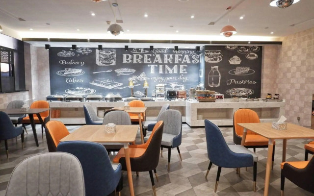 Huangzhicheng Hotel (Kunming Century City Dadu Motian Branch)