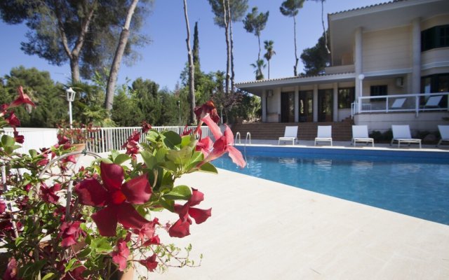 Charming Villa In The Exclusivity Of Son Vida