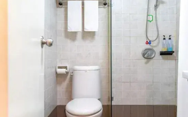 Home Inn (Changsha Station Middle Road railway station subway station)