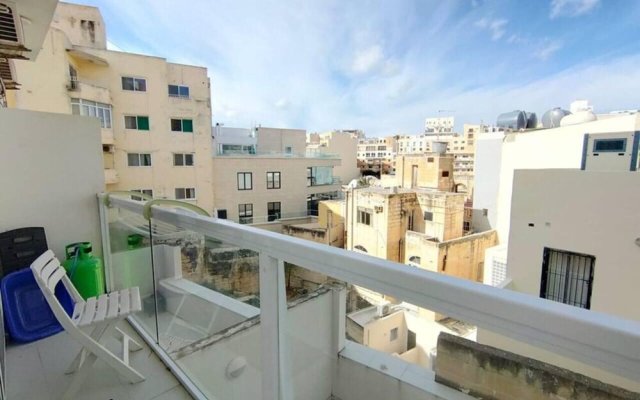 Remarkable 2-bed Apartment in St Julians