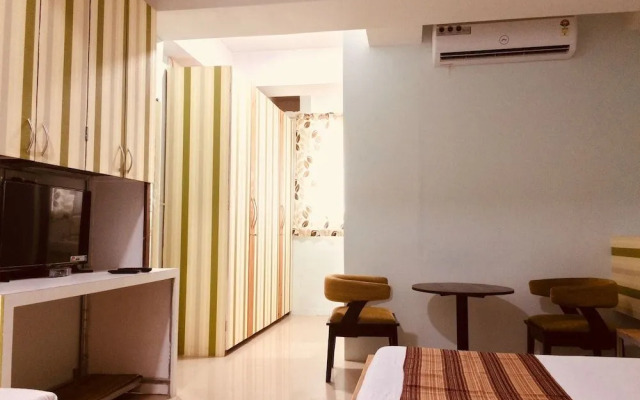 Hotel Shubham Vile Parle