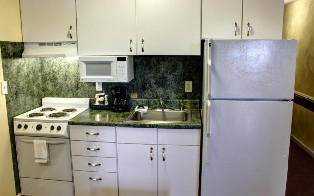 Luxbury Inn & Suites